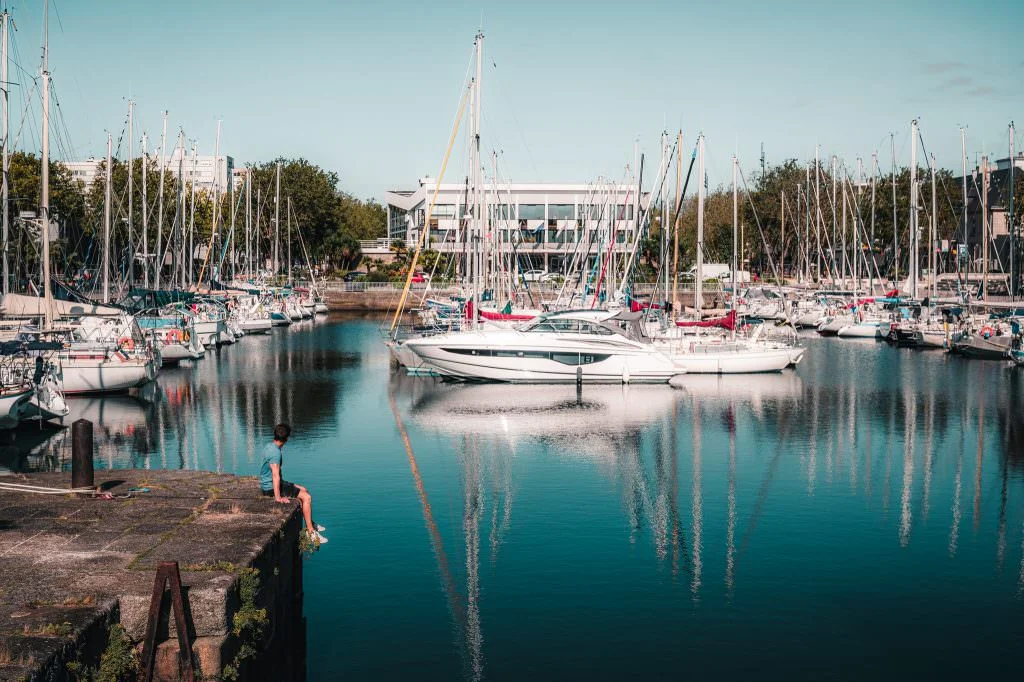 Port de plaisance de Lorient, ville dynamique et proche des Terrasses de Bellevue à Riantec dans le Morbihan.